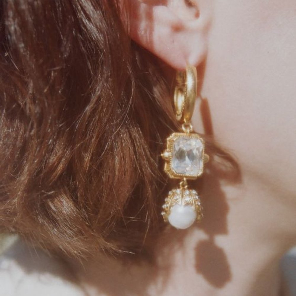 Alexander Mcqueen gold finish crystal and pearl drop earrings